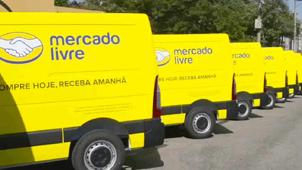 Diferente de pintura permanente, envelopamento permite mudanças conforme necessário. Campanhas sazonais, promoções temporárias ou rebranding podem ser implementados sem comprometer o veículo permanentemente, facilitando a gestão de frotas terceirizadas ou em leasing.